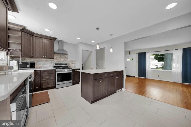 1008 PIONEER RD, Lansdale, PA 19446