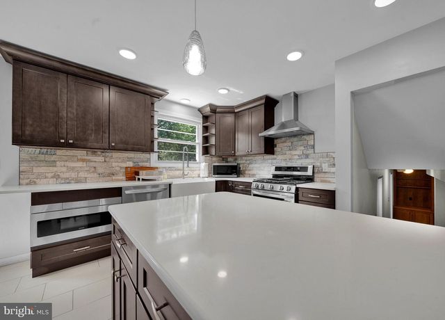 1008 PIONEER RD, Lansdale, PA 19446