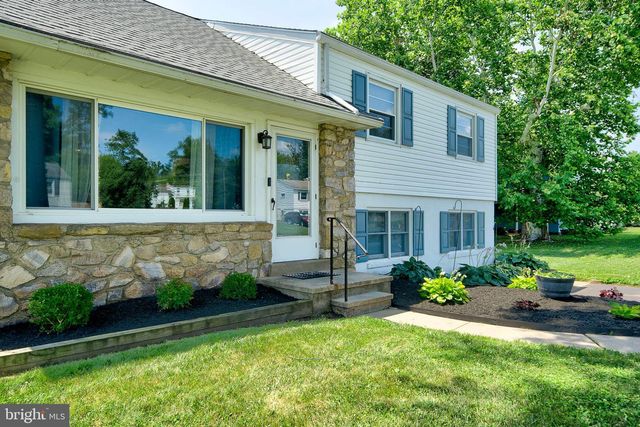 1008 PIONEER RD, Lansdale, PA 19446