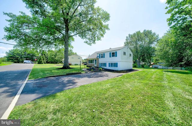 1008 PIONEER RD, Lansdale, PA 19446