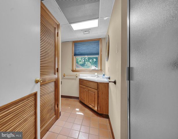 1008 PIONEER RD, Lansdale, PA 19446