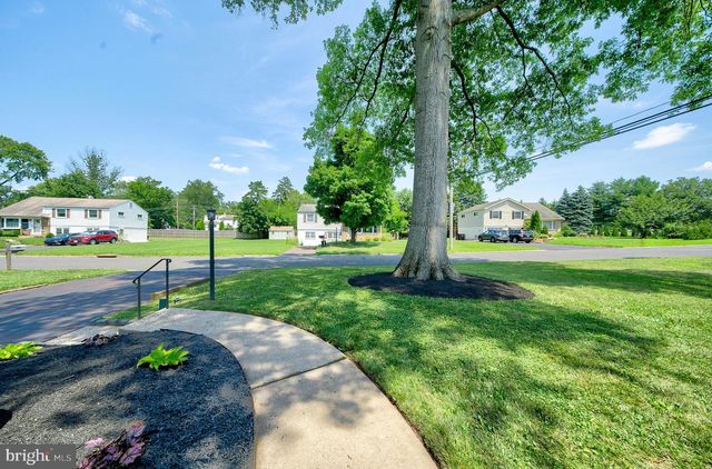 1008 PIONEER RD, Lansdale, PA 19446
