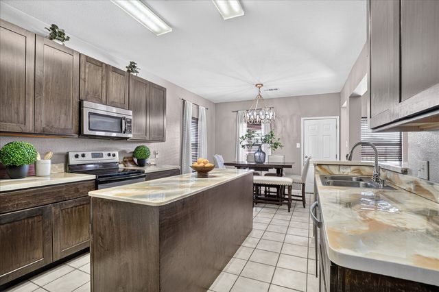 7401 Fossil Creek Drive, Arlington, TX 76002