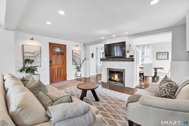 1107 Naugatuck Avenue, Milford, CT 06461