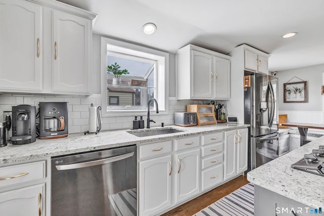 1107 Naugatuck Avenue, Milford, CT 06461