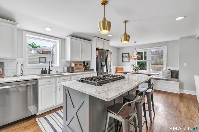 1107 Naugatuck Avenue, Milford, CT 06461