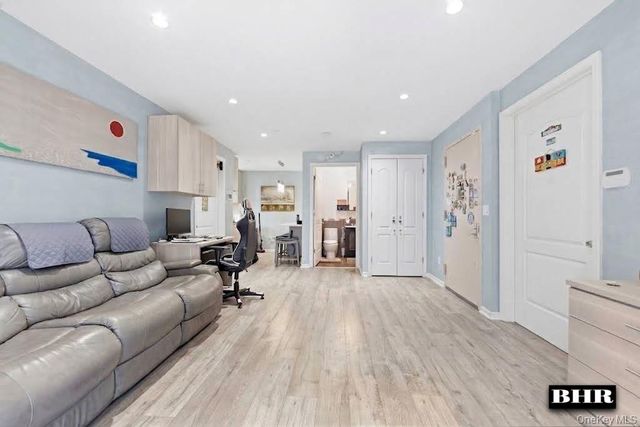 3360 Shore Parkway 4B, Brooklyn, NY 11235