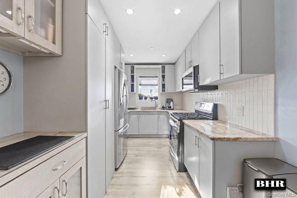 3360 Shore Parkway 4B, Brooklyn, NY 11235 — photo 2