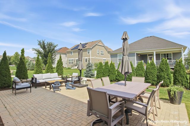 220 Hoffmann Drive, Buffalo Grove, IL 60089