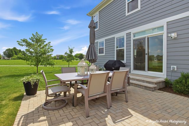 220 Hoffmann Drive, Buffalo Grove, IL 60089