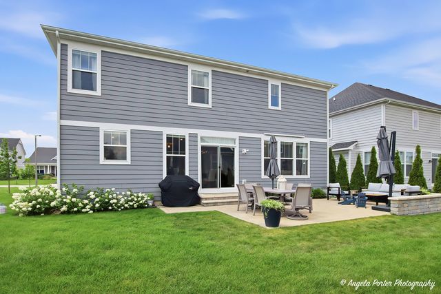 220 Hoffmann Drive, Buffalo Grove, IL 60089