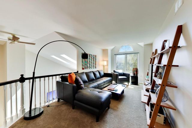 825 Fountain View Drive, Deerfield, IL 60015