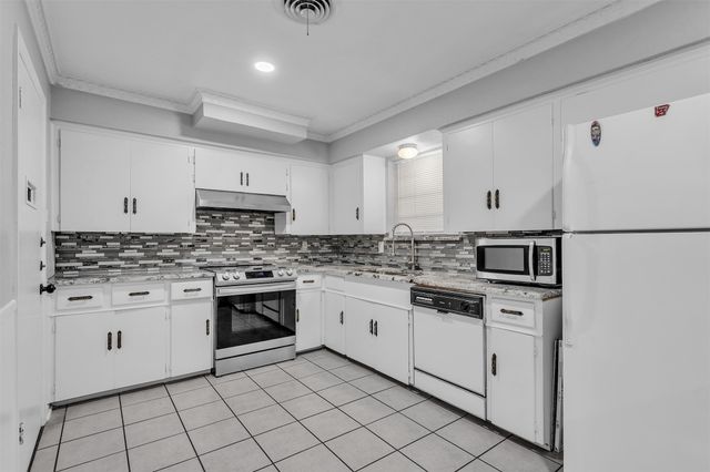 709 Valley View Drive, Arlington, TX 76010