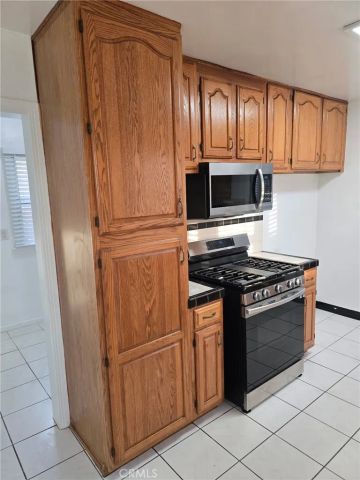 2912 W 82nd Place, Inglewood, CA 90305