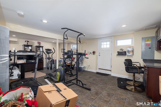 76 Kenmore Avenue, Waterbury, CT 06708