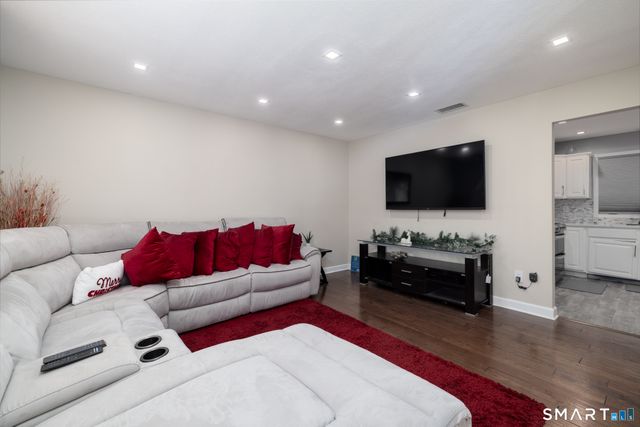 76 Kenmore Avenue, Waterbury, CT 06708