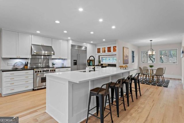 1890 Spalding Drive, Sandy Springs, GA 30350