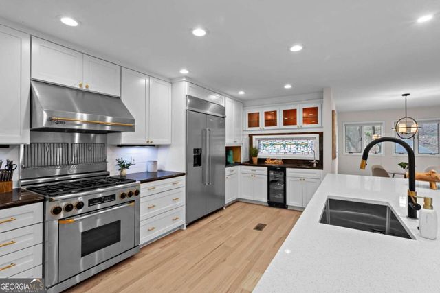 1890 Spalding Drive, Sandy Springs, GA 30350