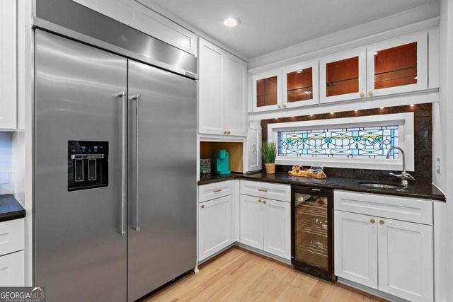 1890 Spalding Drive, Sandy Springs, GA 30350