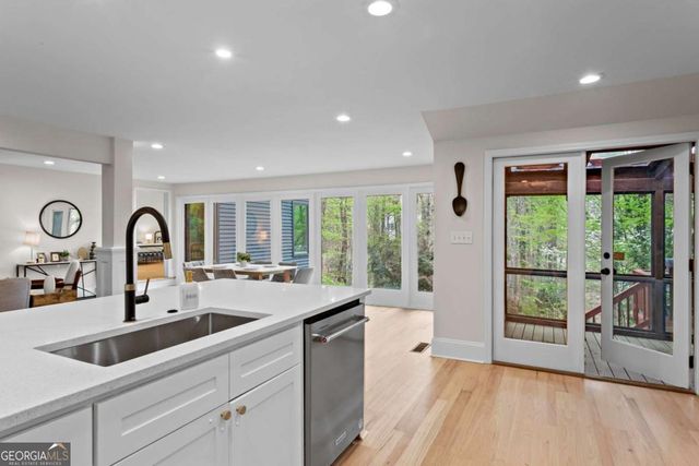 1890 Spalding Drive, Sandy Springs, GA 30350
