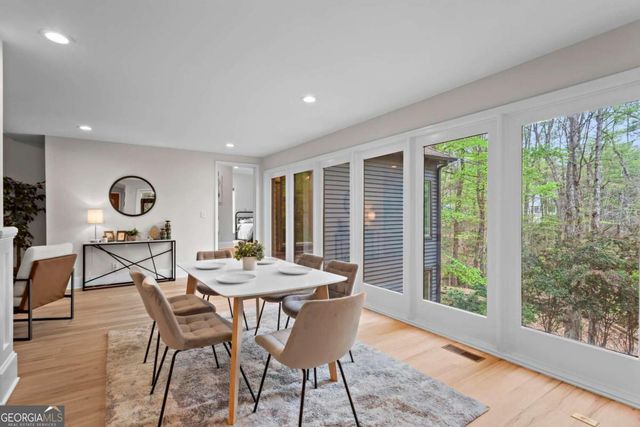 1890 Spalding Drive, Sandy Springs, GA 30350