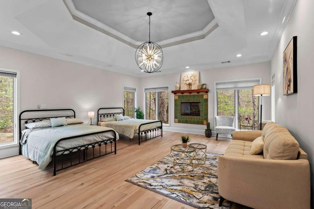 1890 Spalding Drive, Sandy Springs, GA 30350