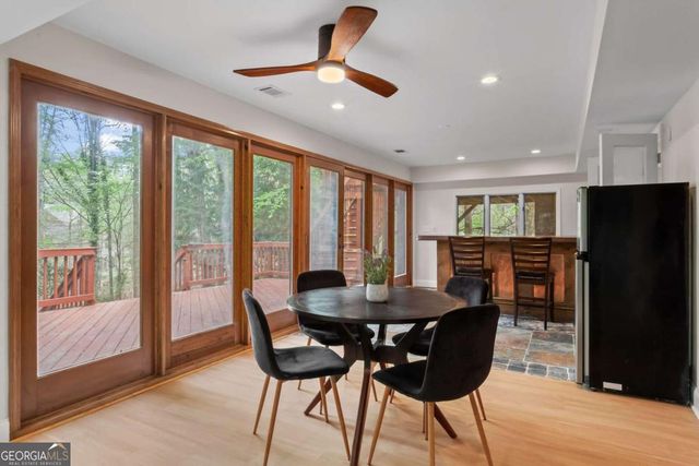 1890 Spalding Drive, Sandy Springs, GA 30350