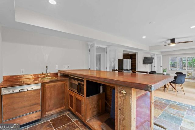 1890 Spalding Drive, Sandy Springs, GA 30350