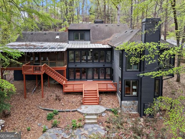 1890 Spalding Drive, Sandy Springs, GA 30350