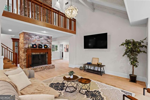 1890 Spalding Drive, Sandy Springs, GA 30350
