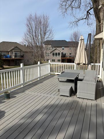 10111 Welcome Avenue N, Brooklyn Park, MN 55443