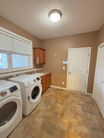 10111 Welcome Avenue N, Brooklyn Park, MN 55443