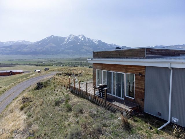 28 Victoria Lane, Emigrant, MT 59027