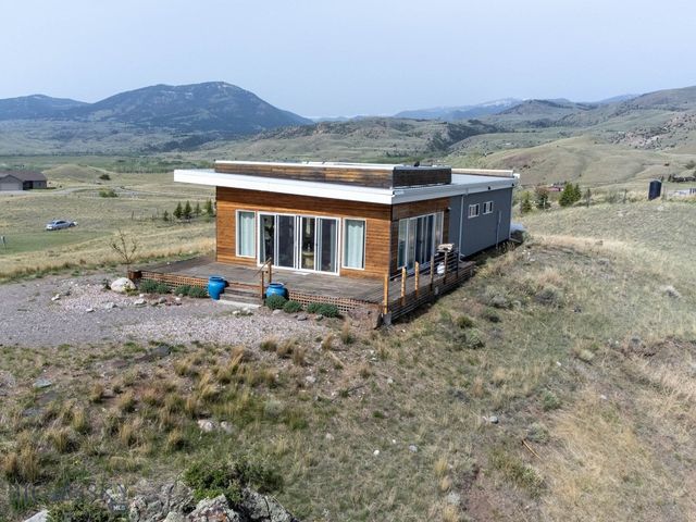 28 Victoria Lane, Emigrant, MT 59027