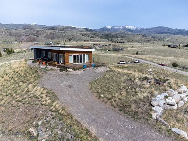 28 Victoria Lane, Emigrant, MT 59027