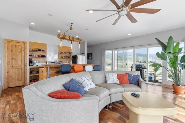 28 Victoria Lane, Emigrant, MT 59027