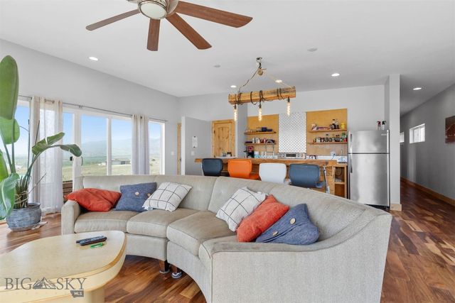 28 Victoria Lane, Emigrant, MT 59027