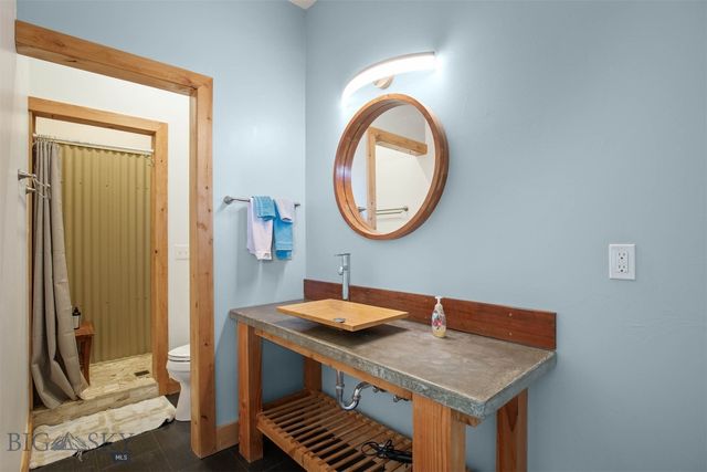 28 Victoria Lane, Emigrant, MT 59027