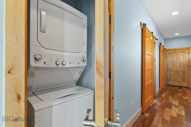 28 Victoria Lane, Emigrant, MT 59027