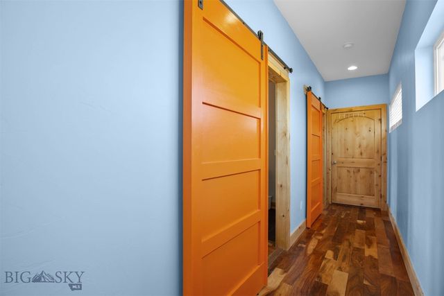 28 Victoria Lane, Emigrant, MT 59027