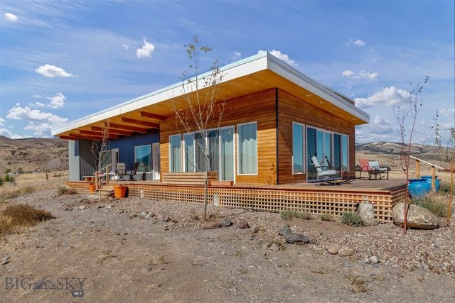 28 Victoria Lane, Emigrant, MT 59027