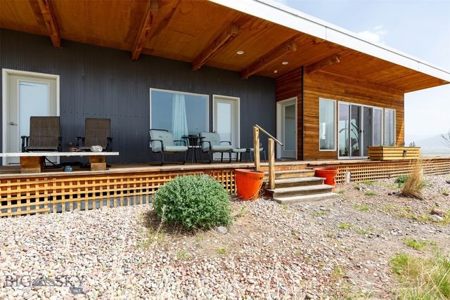 28 Victoria Lane, Emigrant, MT 59027