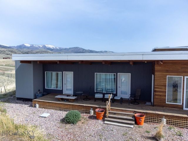 28 Victoria Lane, Emigrant, MT 59027