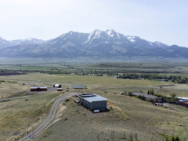 28 Victoria Lane, Emigrant, MT 59027