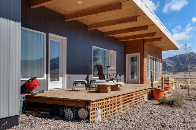 28 Victoria Lane, Emigrant, MT 59027