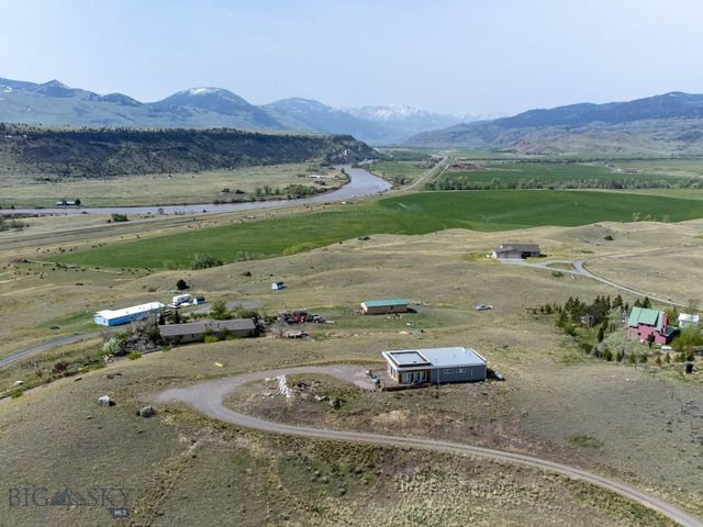 28 Victoria Lane, Emigrant, MT 59027