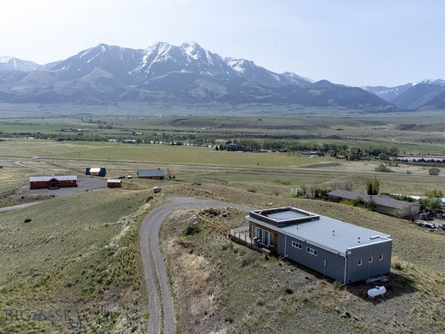 28 Victoria Lane, Emigrant, MT 59027