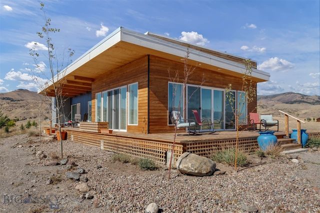 28 Victoria Lane, Emigrant, MT 59027