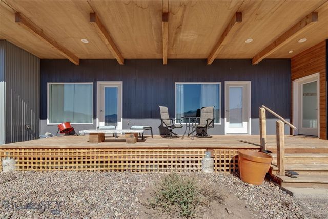 28 Victoria Lane, Emigrant, MT 59027