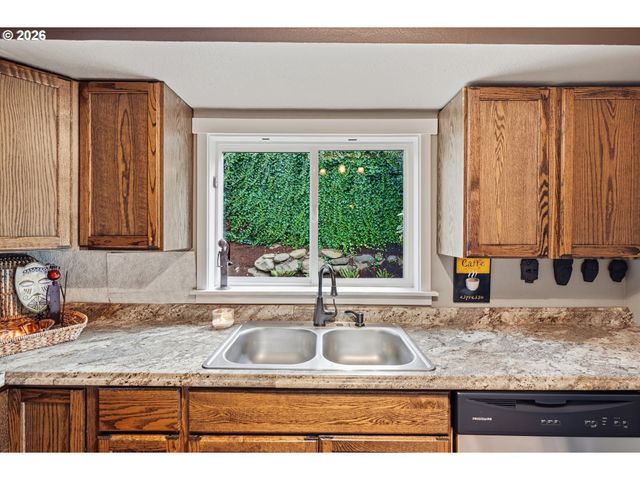 922 14th St, Washougal, WA 98671